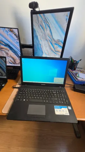 Notebook Samsung i3 6006U | 4gb DDR4 | 320gb HD