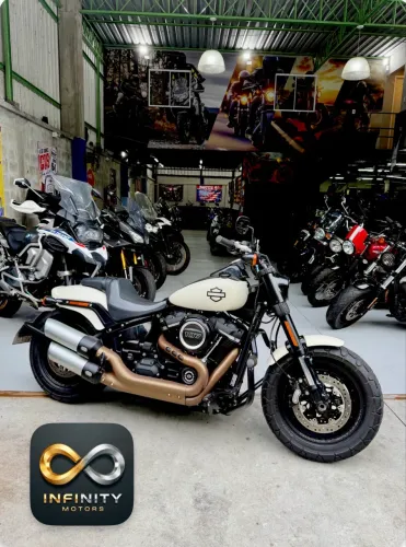 Harley Fat bob 2019 único dono troco carro moto maior menor valor financio 