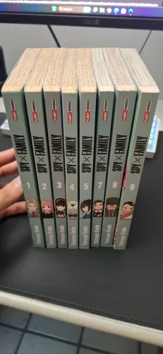Manga Spy Family volumes 1-5, 7-9