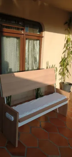 Leia a legenda SERVE PARA STUDIO CANTO ALEMÃO .Banco Em MDF Com Assento Em Corino Branco. 