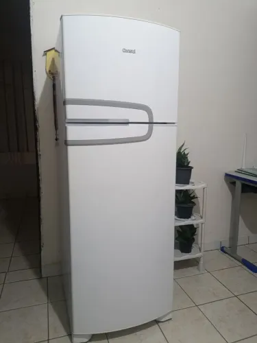 Geladeira Consul duplex Frost Free.