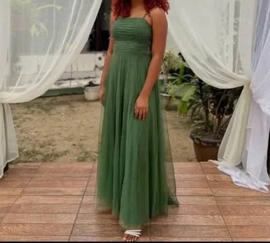 Vestido Verde Oliva Glamour Com Brilho