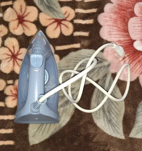 Ferro de Passar Roupa a Vapor e a Seco Electrolux - Efficient