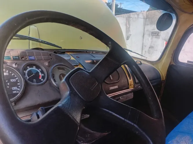 Vendo um caminhão 1113,bom pra trabalhar ano 1981