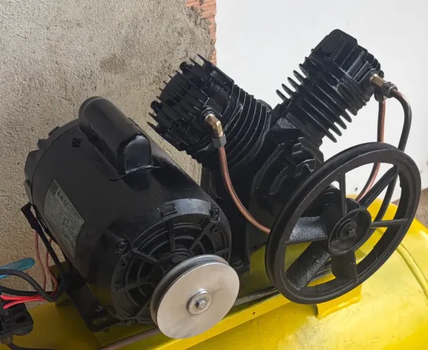 Vende se compressor de ar 2CV Tel: *