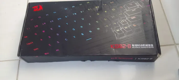 Vendo teclado mecanico redragon.