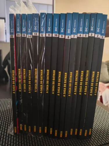 Coleção Saga do Batman (primeira temporada) - n° 1 a 3, 5 a 15 + 22 e 28
