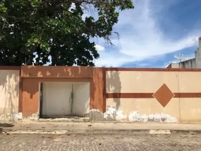 Lote/Terreno para aluguel e venda com 910 metros quadrados em Centro - Itaberaba - BA