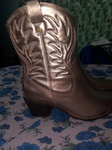 Bota número 37