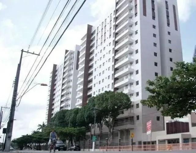 Piazza Toscana Um apartamento com 3 quartos, 3 banheiros sendo 1 suíte, 1 vaga 82