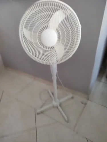 Ventilador de pé 