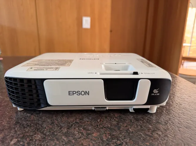 Projetor Epson powerlites41+
