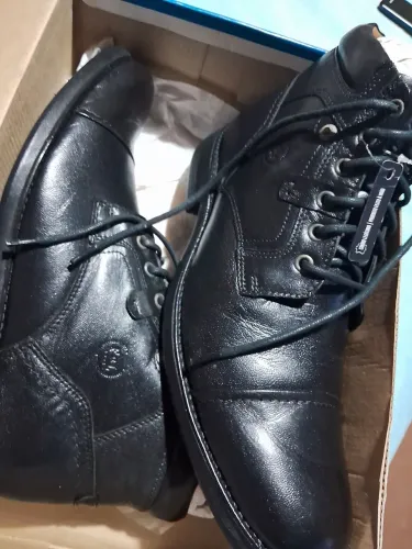 Bota masculina de couro na cor preta numero 43