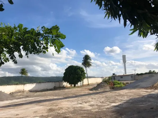 IMÓVEL COMERCIAL VENDA/ALUGUEL/LOCALIZADO EM DOIS LEÕES-PE