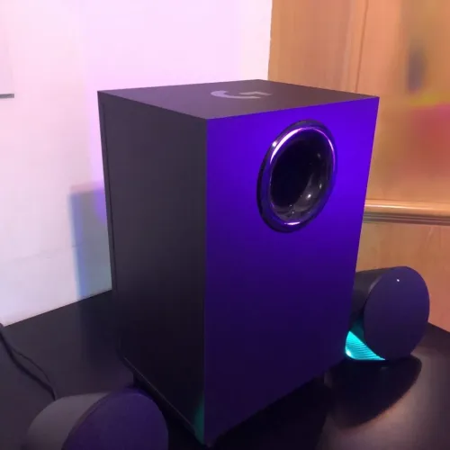 Caixa de Som Gamer Logitech G560 240W