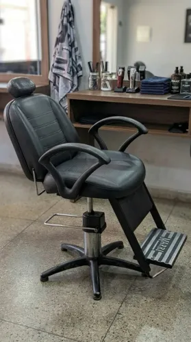 Cadeira de Barbeiro Marri Movéis (Madri)