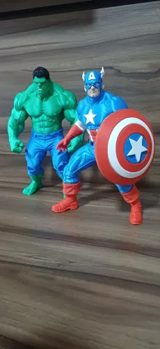 Hulk + capitao america boneco 