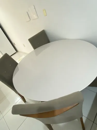 Mesa de Jandar Redonda + 4 cadeiras