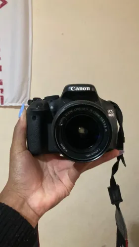 Câmera Canon EOS 600D