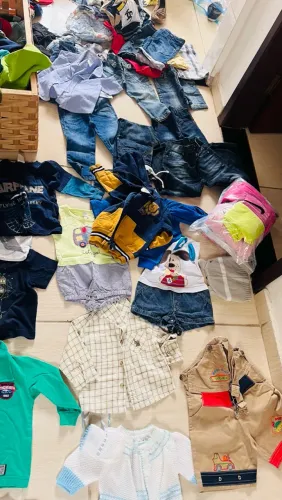 Lote roupas e sapatos de bebê menino