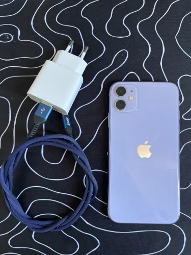IPhone 11 128gb + carregador