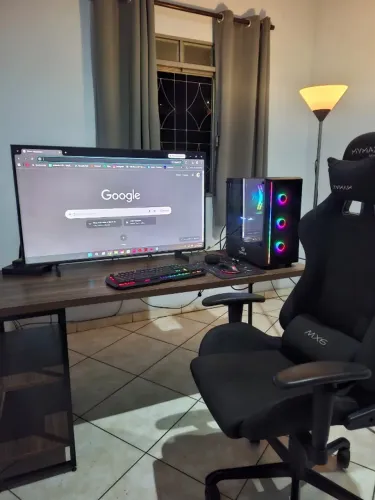 Setup Gamer Completo com PC, Monitor, Cadeira e Mesa Gamer