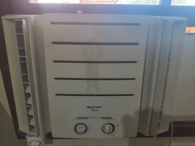 Ar-condicionado de Janela Springer Midea 7.500 BTUs (Frio) - 110V