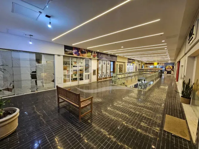 Excelente sala comercial próximo a praça General Ozório.