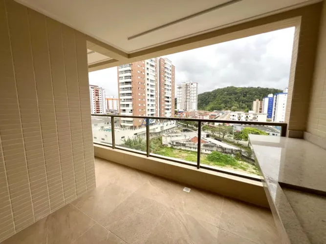 Apartamento à Venda em Praia Grande com 2 suítes, 3 banheiros, 2 vaga e 88m²