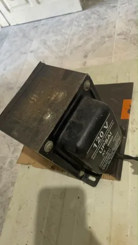 Transformador UPSAI 4000VA 127V/220V Bivolt Alta Potência