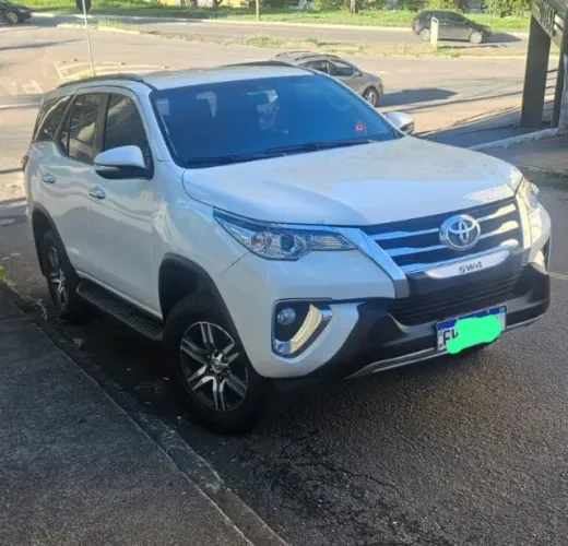 Toyota Hilux SW4 SR 4X2 2.7/ 2.7 Flex 16V Aut. 2017