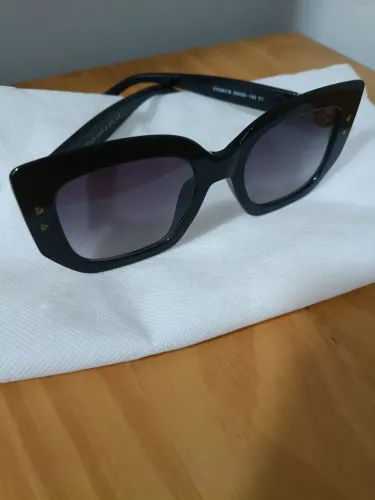 Óculos de Sol feminino Novo sem uso