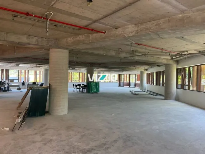 Conjunto com 375m² em Moema para locação. Prédio novo!