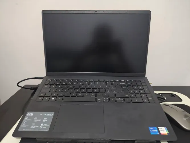 Notebook Dell Inspiron I15-i1300