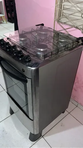 Vende-se fogão de 4 bocas a