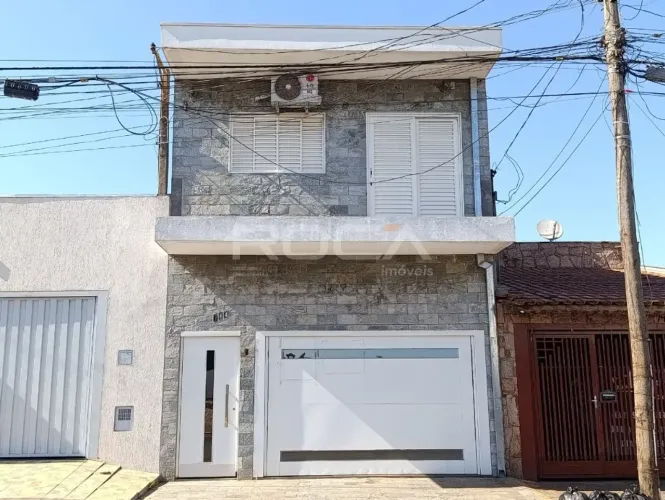 Sobrado à Venda em Santa Felícia - 4 Dormitórios e 2 Suítes!