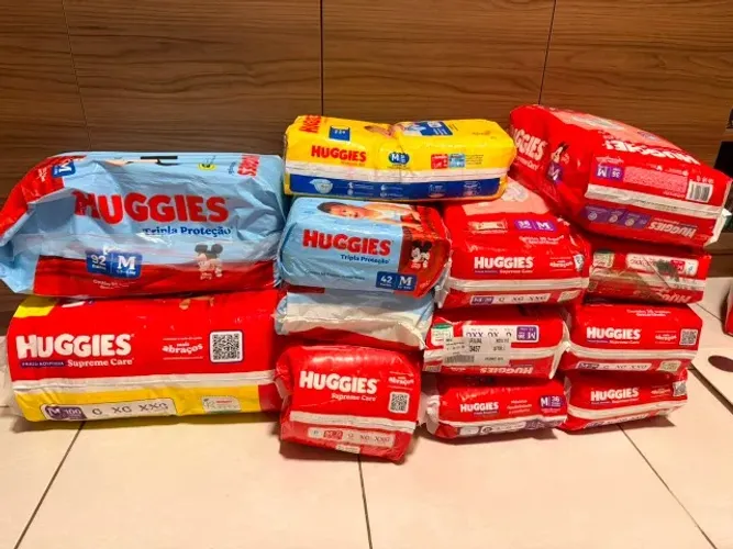 634 fraldas Huggies M lacradas | Venda ou troca