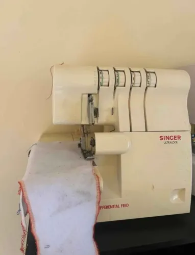 Máquina overlock