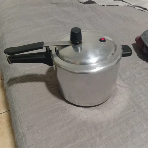 Panela de pressão PANELUX 4,5 LITROS. 