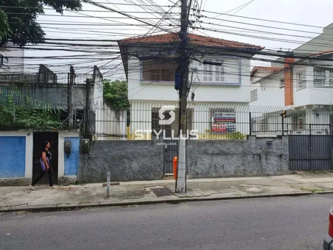 Casa Ampla com 5 Quartos e 3 Vagas no Méier - Ideal Residencial/Comercial! RO01X