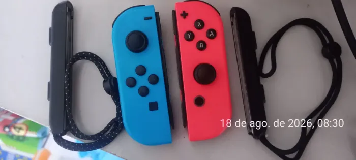 Par Joy Con Vermelho e Azul Neon