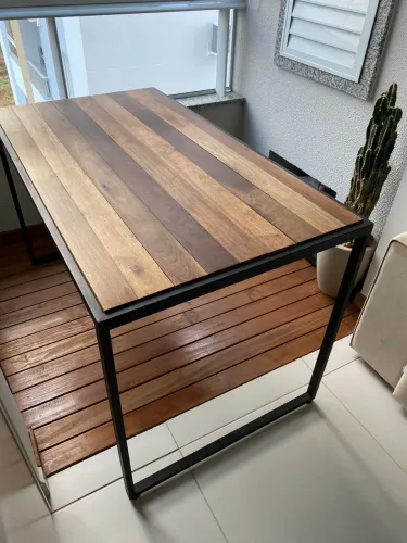 Mesa rústica excelente estado!