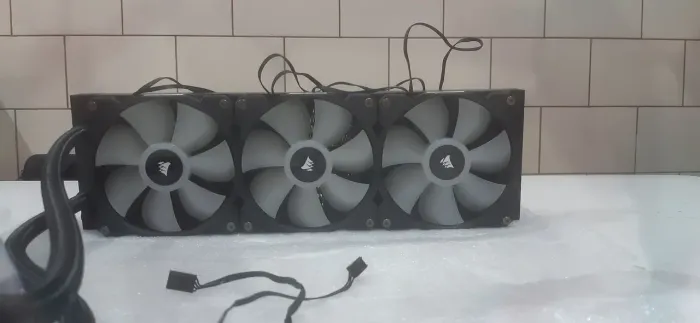 Vende-se Water Cooler Corsair modelo H150 RGB 360mm