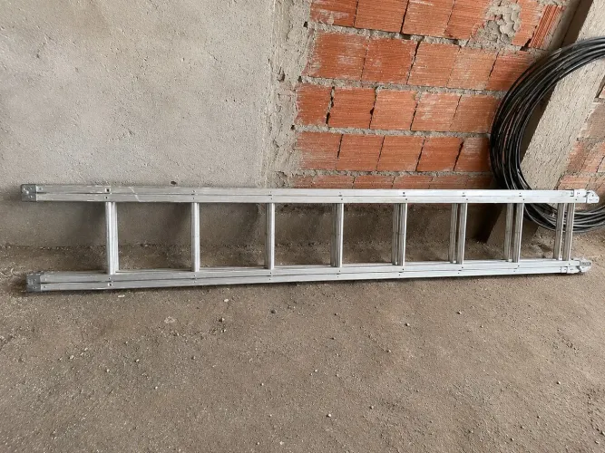 Escada de alumínio