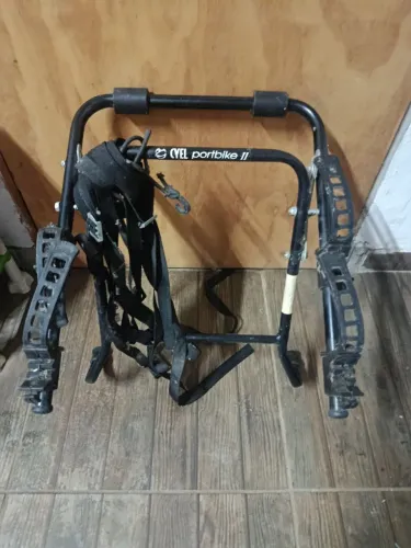 Suporte de bicicleta para porta-malas de carro