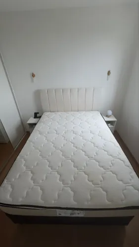 Cama Box Baú Casal + Colchão 138x188cm + Cabeceira + Saia Branca
