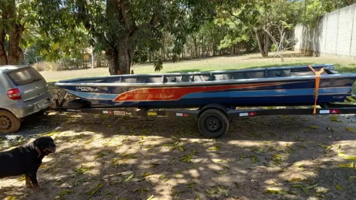 Vendo barco e carretinha 6 metros