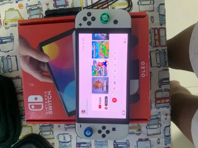 Nintendo Switch OLED 64GB - Console em Ótimo Estado + Completo - R$ 2.000