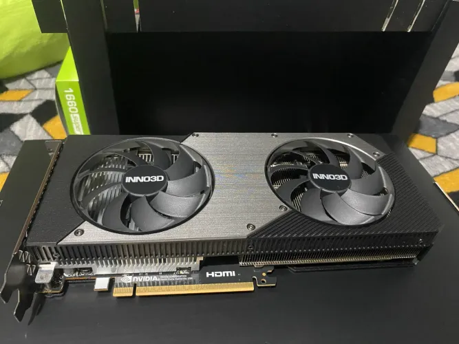 Placa de Vídeo RTX 5060 inno3d Twin X2 OC 8GB GDDR7