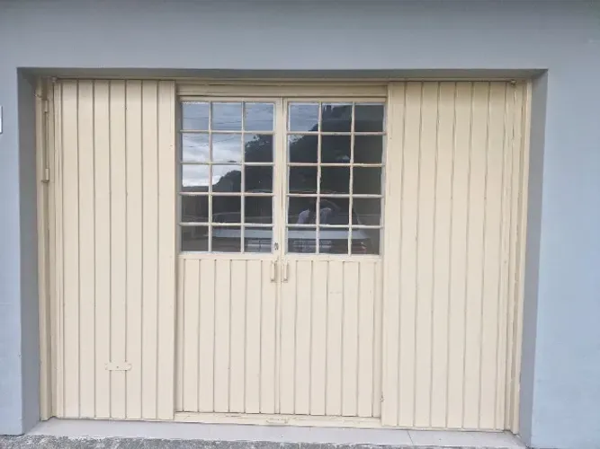 Portao De elevação com motor.